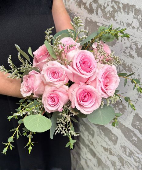 Perfect Nine Handheld Bouquet - 9 Roses